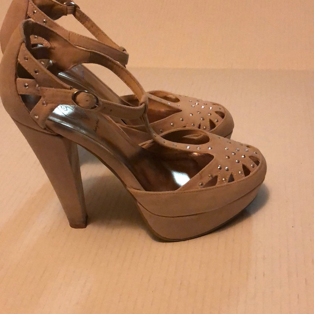 Nude heels 7 1/2 baby phat